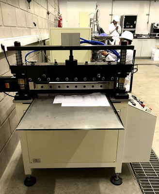 Elektrot Kesme Makinesi Pil Üretim Ekipmanları Pnömatik Aralıklı Kesici